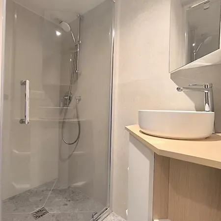 Nid Perche Avec Apercu A Pied ! * Ницца